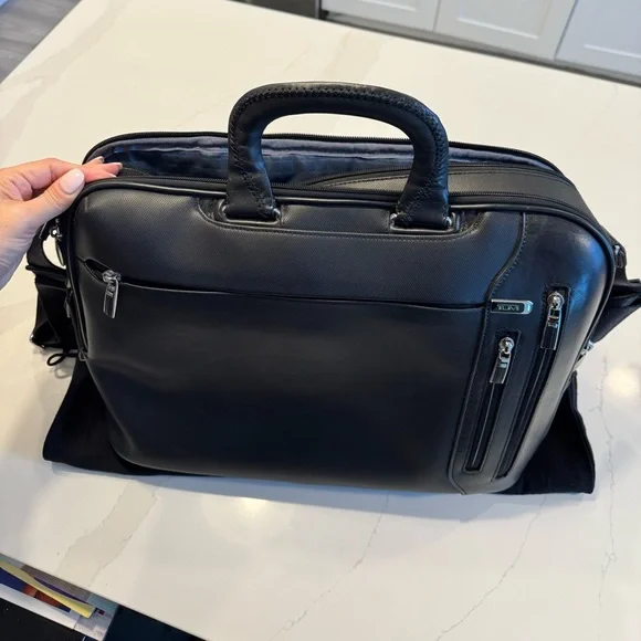 Tumi Narita Slim Black Briefcase - Picture 14 of 14